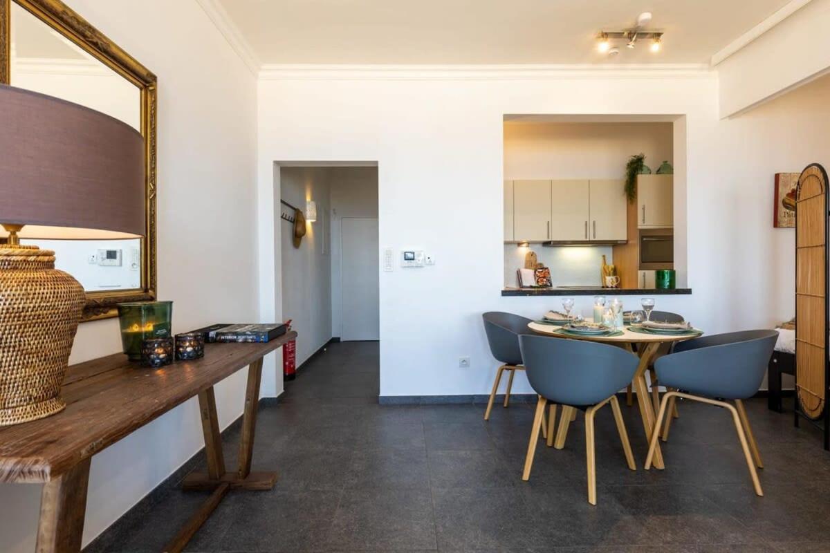 Huswell - Beautiful Spacious Studio With Frontal Sea View Knokke-Heist Bagian luar foto