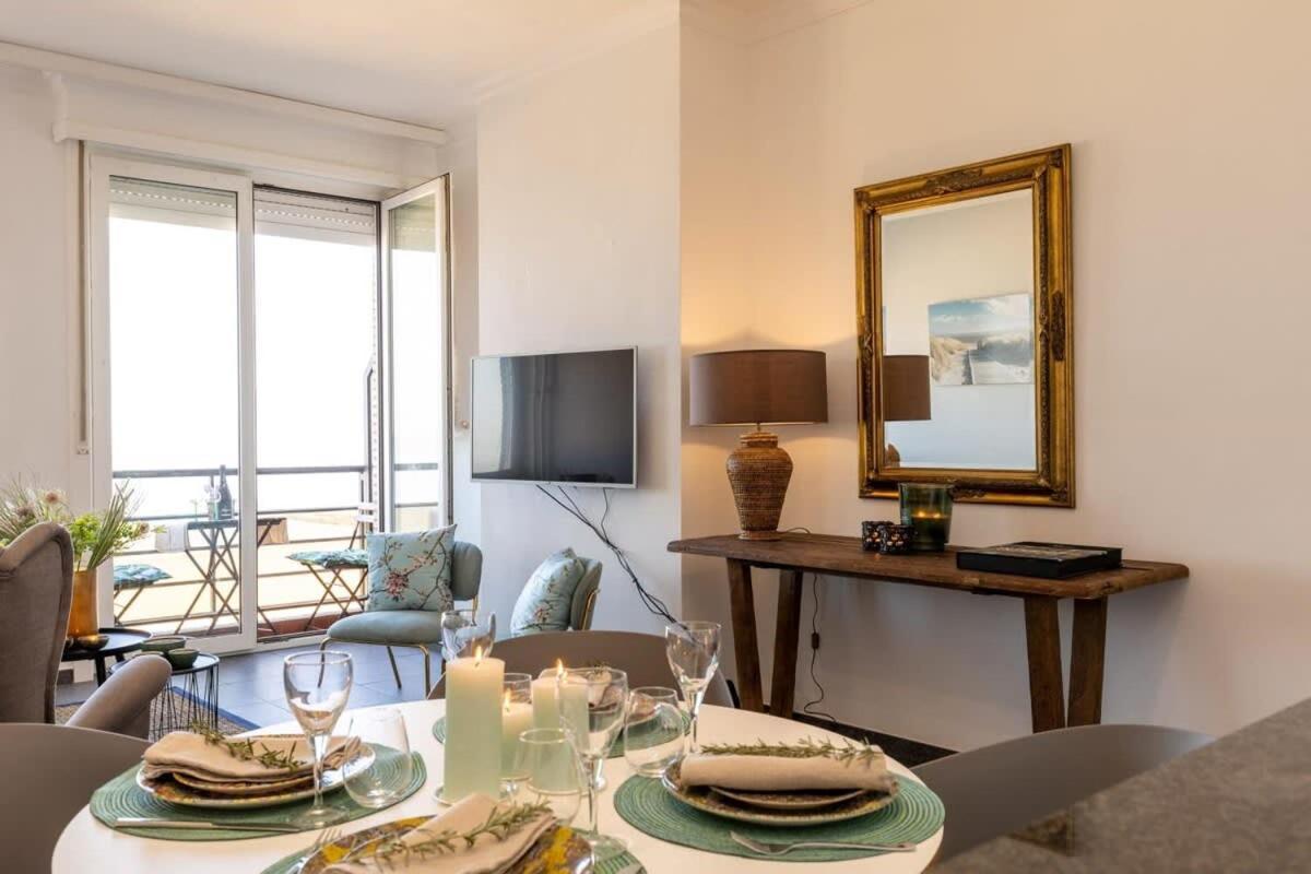 Huswell - Beautiful Spacious Studio With Frontal Sea View Knokke-Heist Bagian luar foto