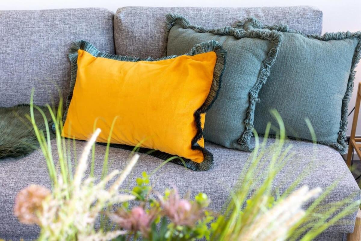 Huswell - Beautiful Spacious Studio With Frontal Sea View Knokke-Heist Bagian luar foto