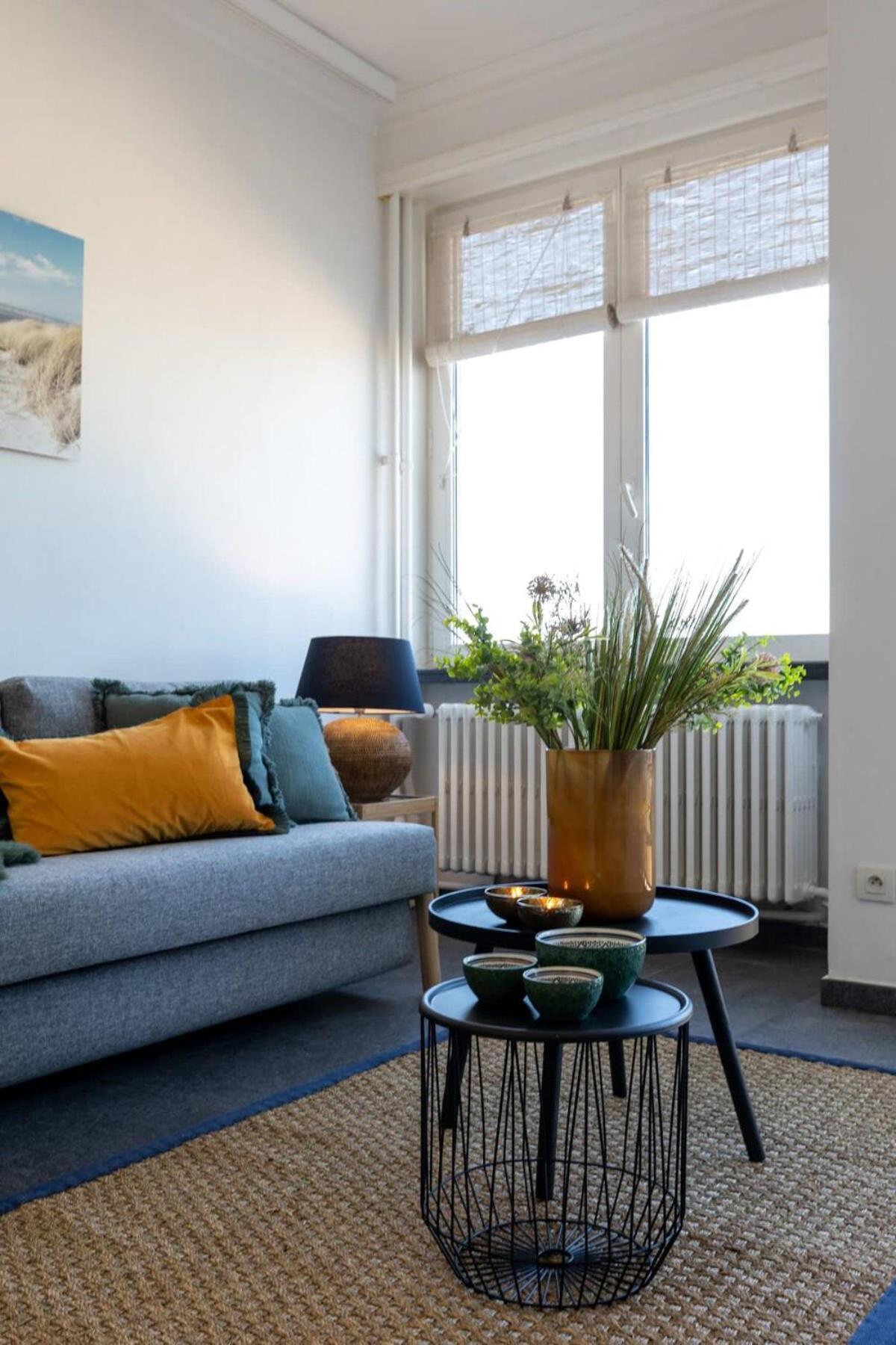 Huswell - Beautiful Spacious Studio With Frontal Sea View Knokke-Heist Bagian luar foto
